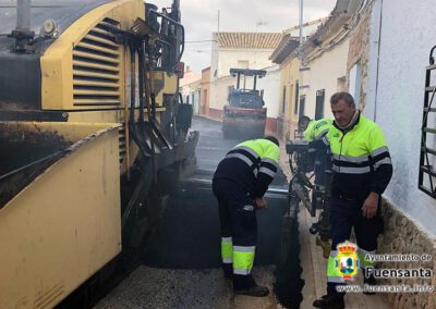 Asfaltado calle Cavero, Villalgordo, y la calle de la piscina municipal.