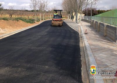 Asfaltado calle Cavero, Villalgordo, y la calle de la piscina municipal.