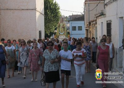 Rezo del Rosario en el Cementerio