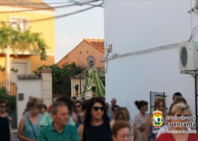 Rezo del Rosario en el Cementerio