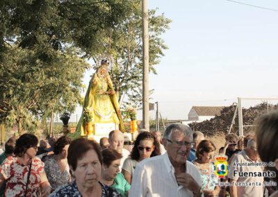 Rezo del Rosario en el Cementerio