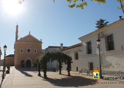 Construcción del Arco del Encuentro Fuensanta